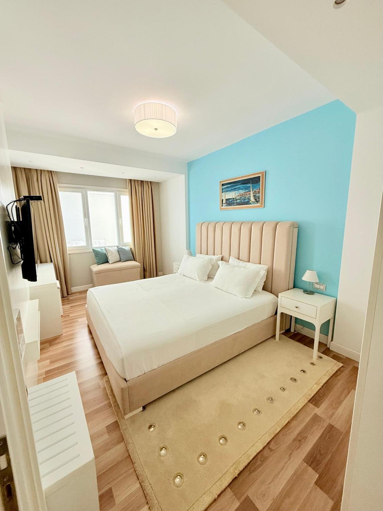 Limani Deluxe