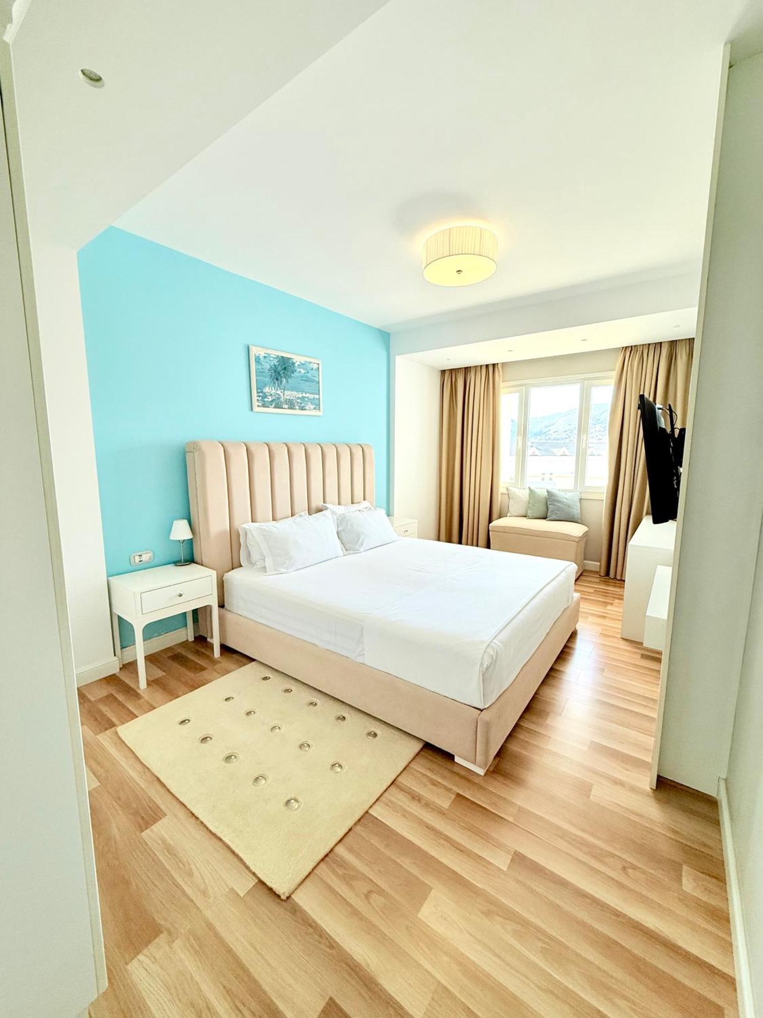 Limani Deluxe *